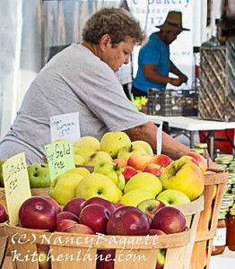 applestandcrop201_edited-1